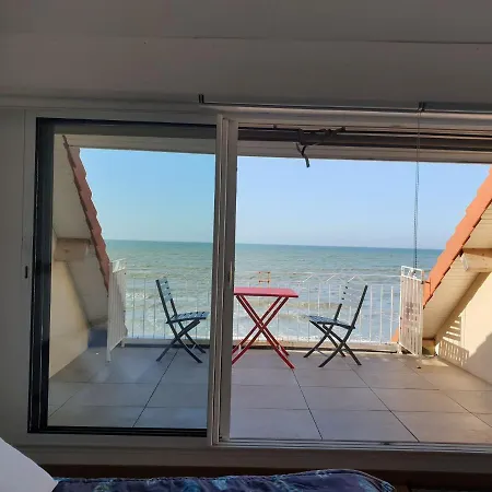Apartment Sekai No Yane