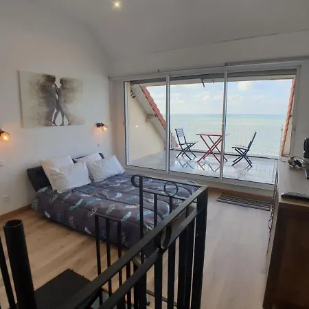 Apartment Sekai No Yane